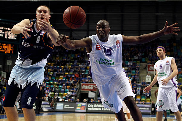 假动作得手 假动作得手