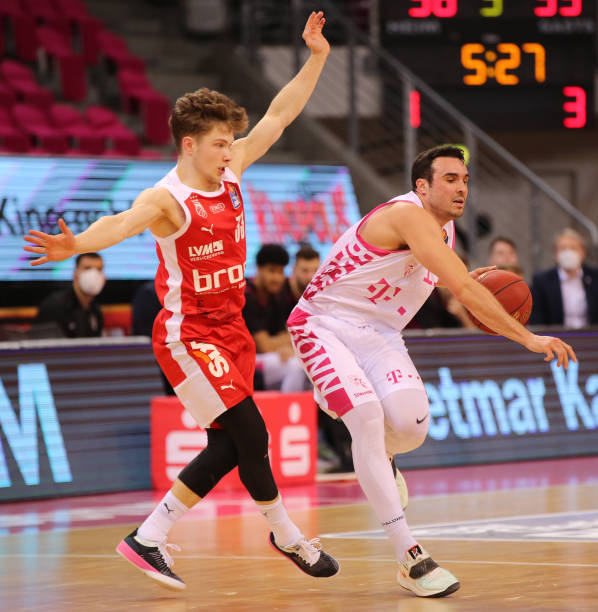 主场观众的 主场观众的